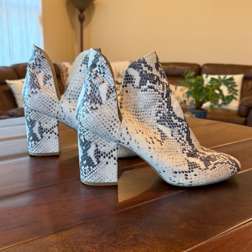 Steve Madden Rookie Booties - Picture 3 of 4
